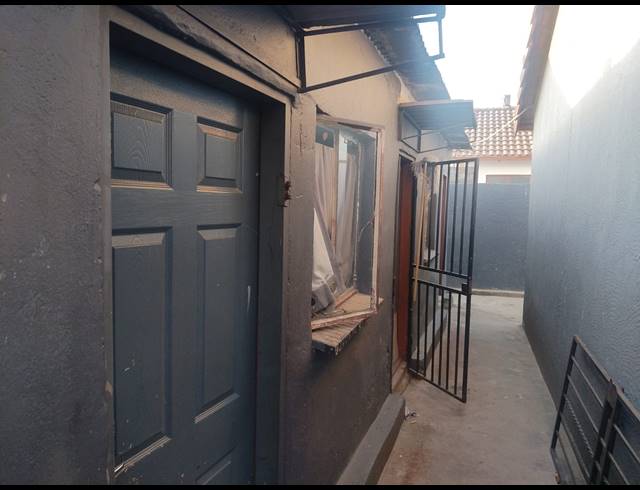 2 BEDROOM HOUSE FOR SALE IN BIRCH ACRES